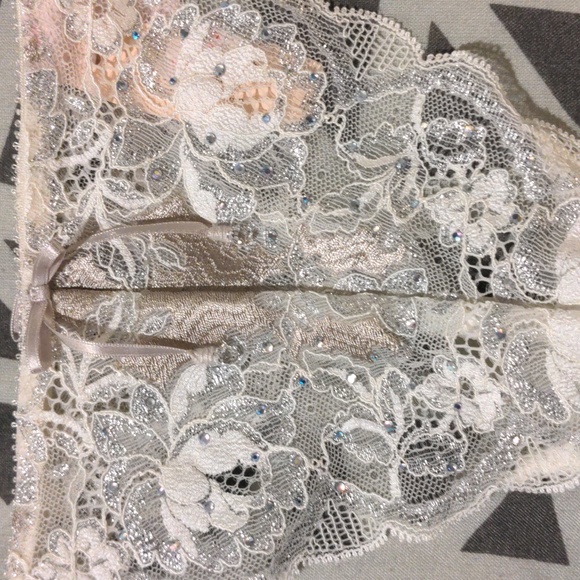 Victoria's Secret Very Sexy Push-Up Bra & V-String set, Silver Lace and Gems,NWT - Picture 6 of 8